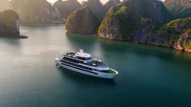 TOUR HẠ LONG – LAN HẠ DU THUYỀN STELLAR OF THE SEAS 5 SAO