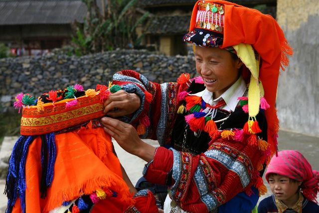 LOVE AND WEDDING OF ETHNIC LOLO