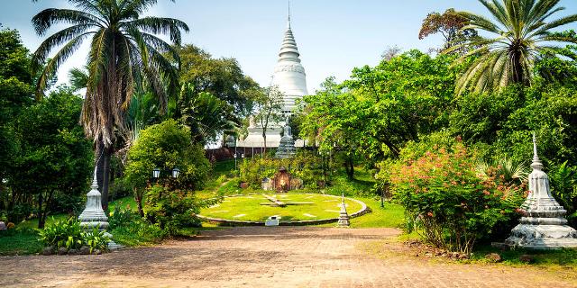 VISIT WAT PHNOM TEMPLE IN PHNOM PENH