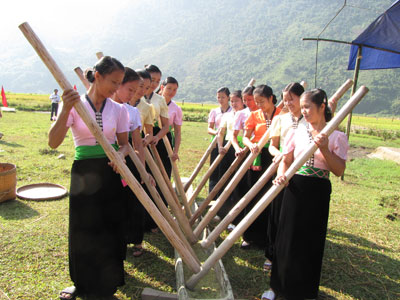 KIN LAU KHAU MAU FESTIVAL